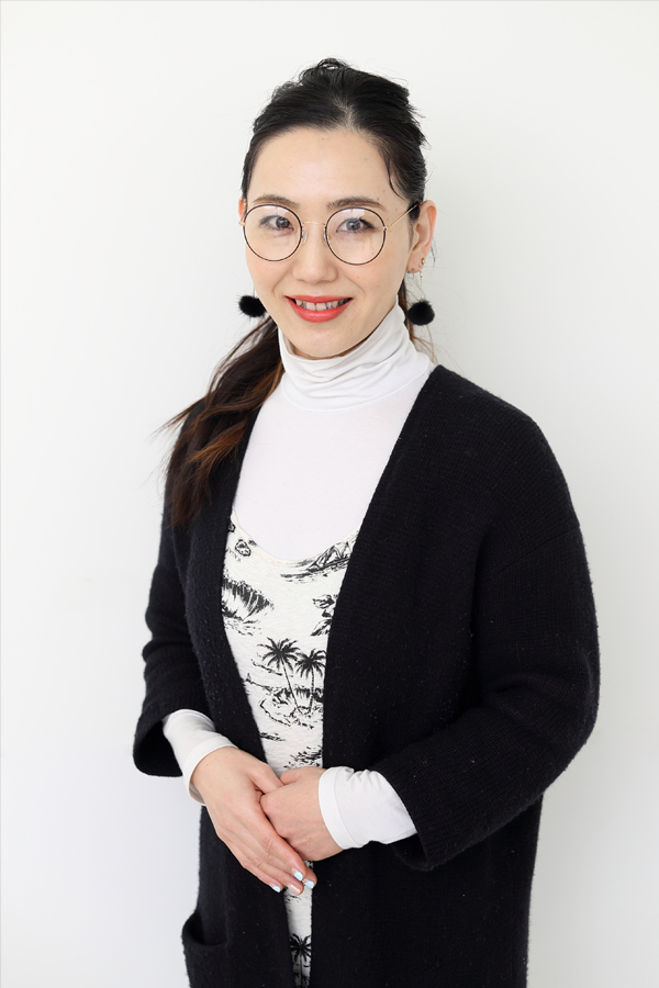 岸　洋子