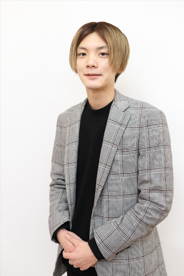 岩成　雄太